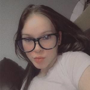 Meet your Posher, Bella